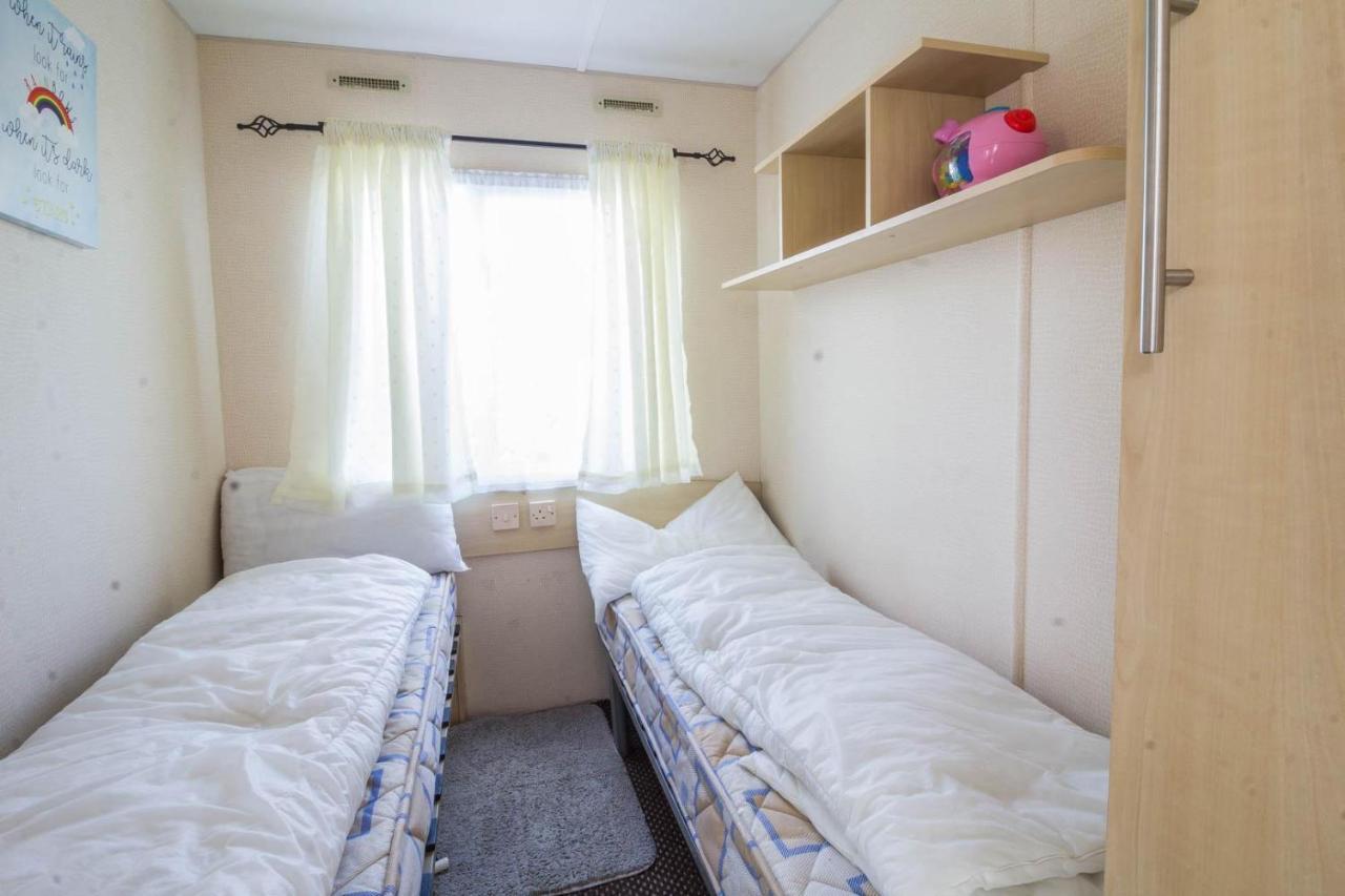 Great 8 Berth Caravan For Hire At Southview Holiday Park In Skegness Ref 33025E Zewnętrze zdjęcie